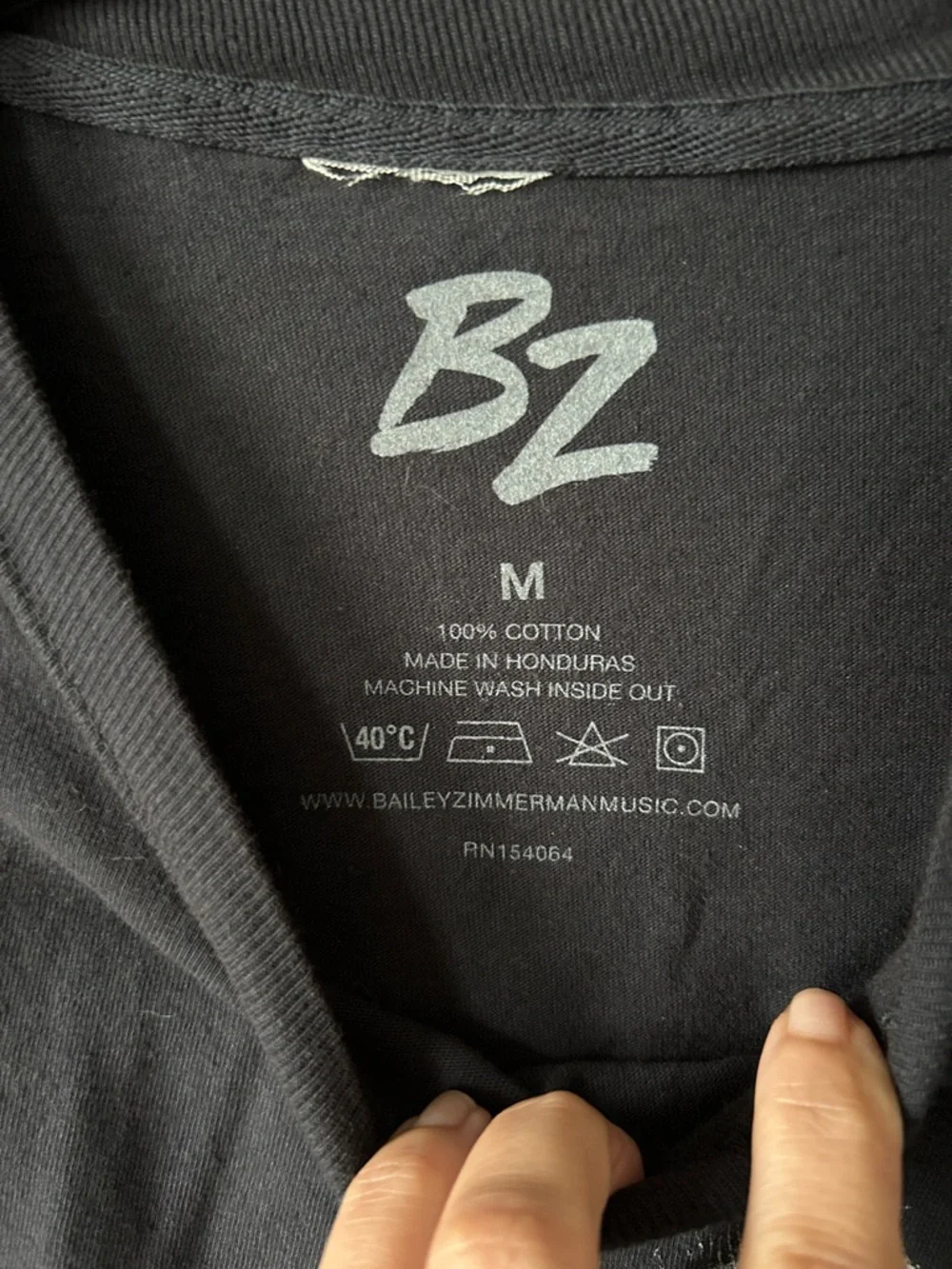 Bailey Zimmerman 2026 concert tee size medium. BRAND NEW. - Picture 2 of 3